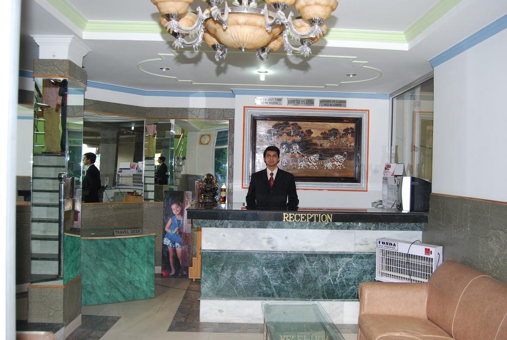 Chichoga Holiday Inn Manali  Exterior photo